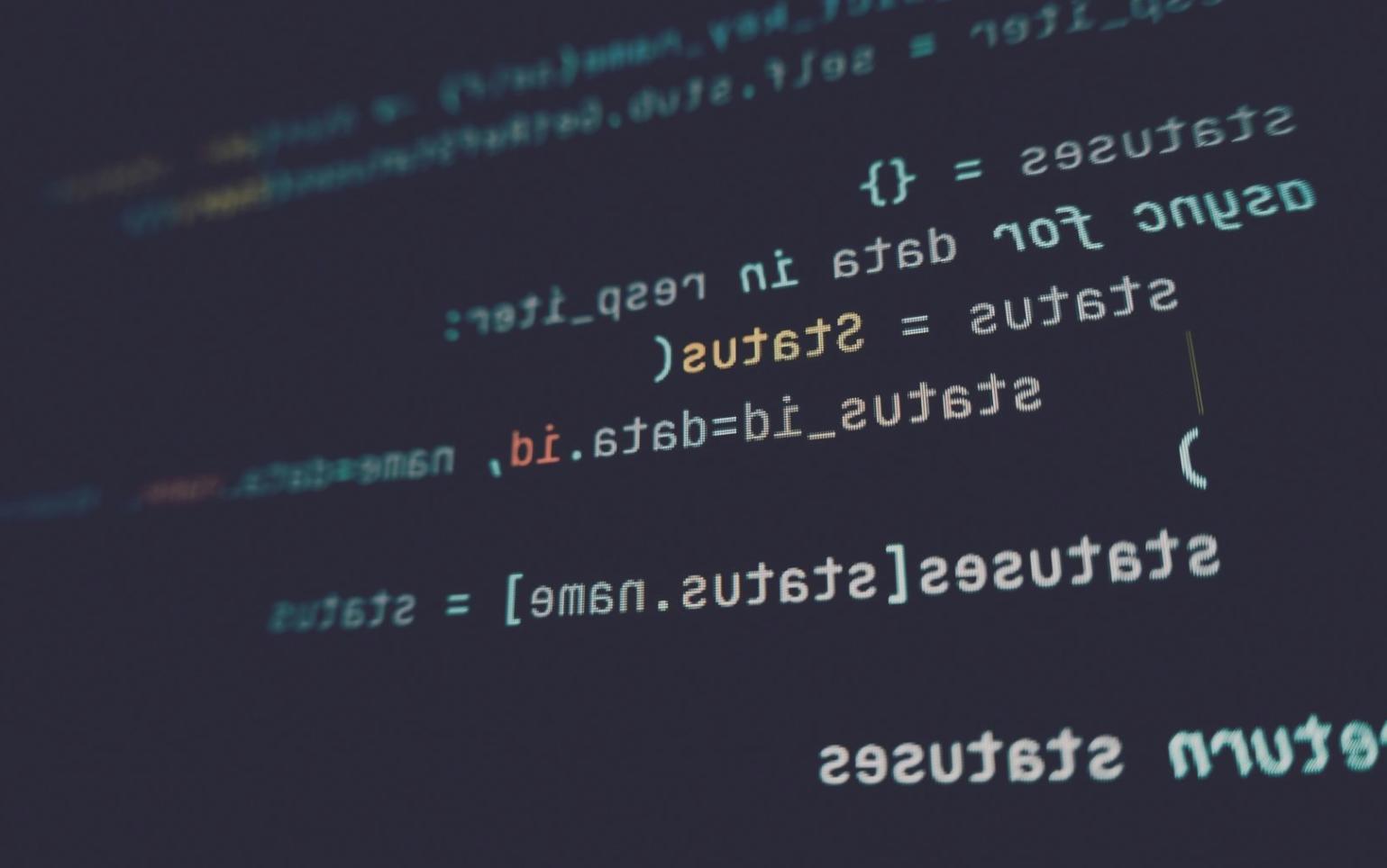 Environnement d'apprentissage avec ordinateurs et tableaux de données